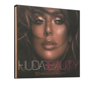 Huda Beauty 3D highlighter palette in Bronze Sands